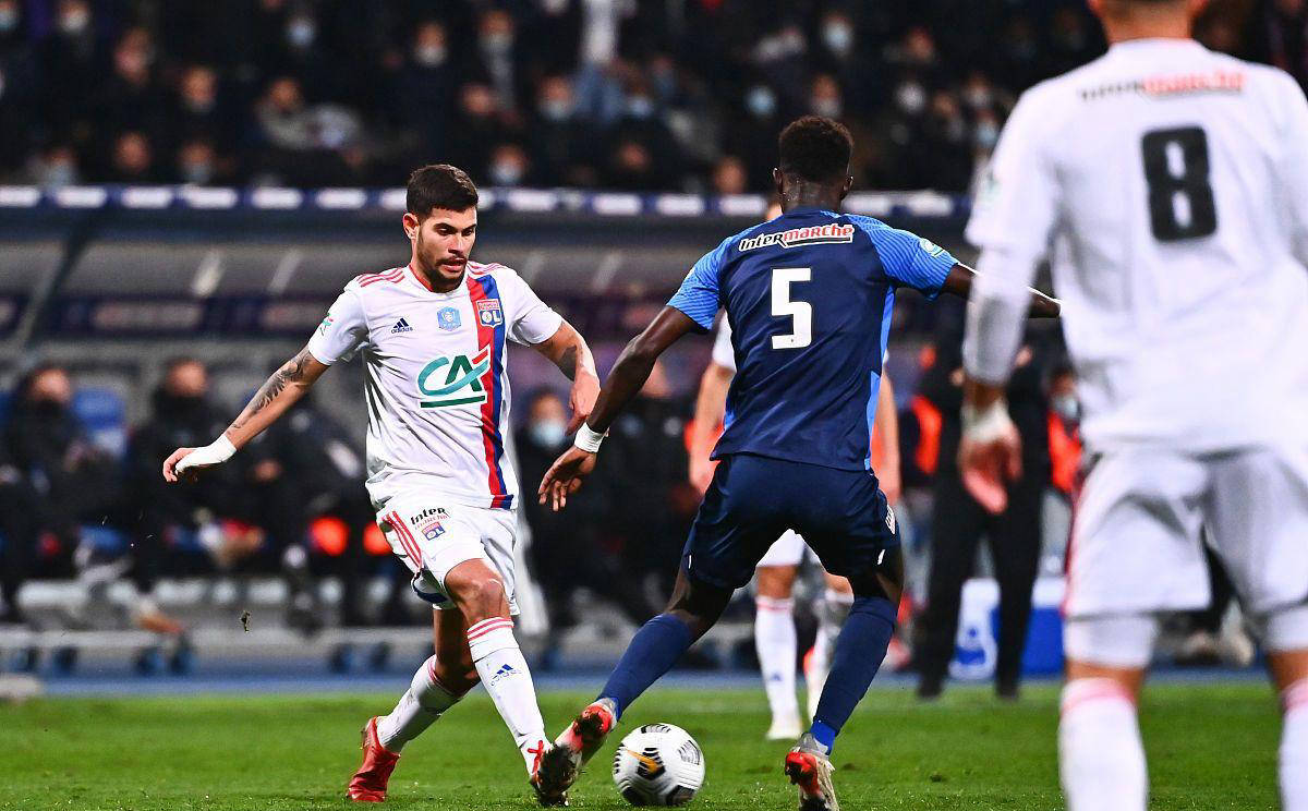 包含里尔客场不敌南特！失去积分机会的词条