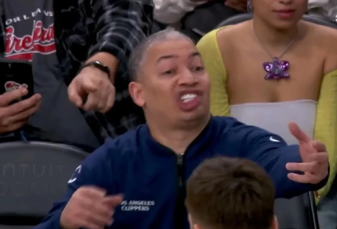 包含科隆队教练组力求提高球员战术素养的词条