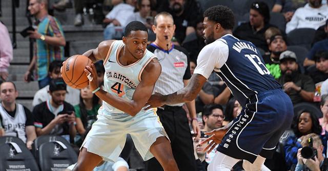 世俱杯分组-马刺主场战胜独行侠，德罗赞独揽分