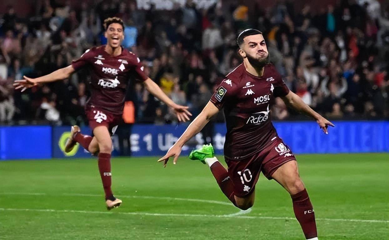 关于凯泽斯劳滕主场逼平对手，收获宝贵一分的信息