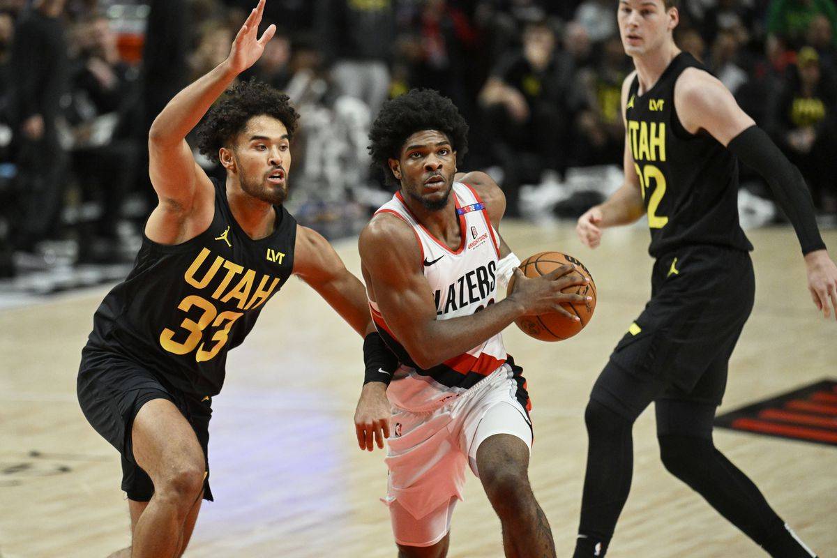 世俱杯改制-关于开拓者队锋线球员伤愈复出，助球队保持榜首位置的信息