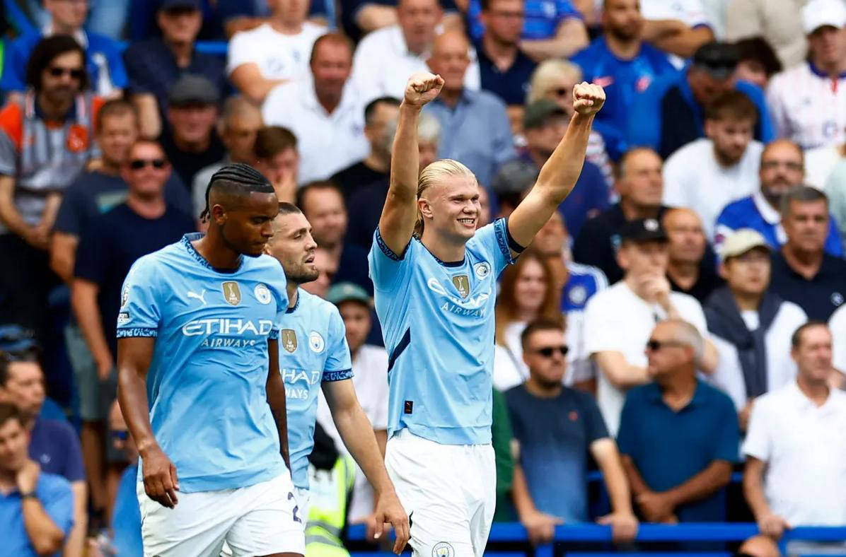 曼城主场助力扳回劣势，重返英超争冠行列