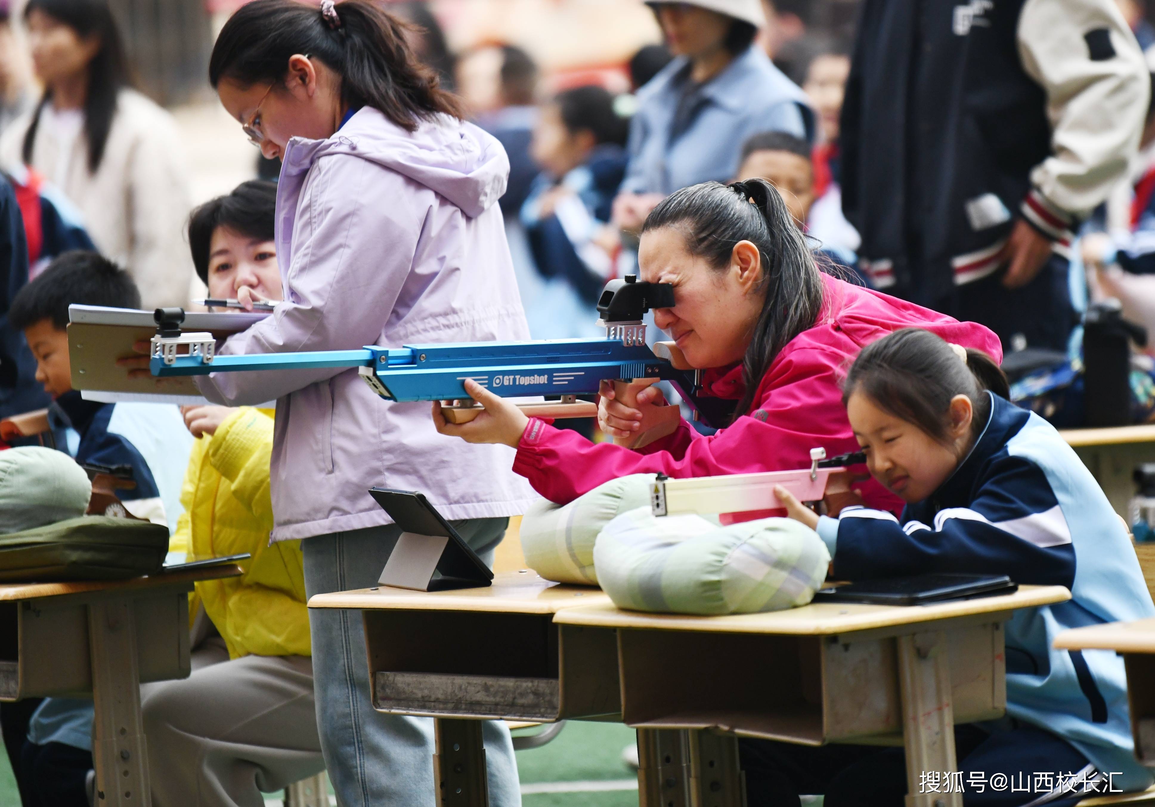 世俱杯官网-射击选手大展身手，稳坐金牌宝座