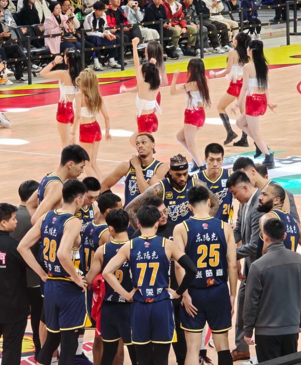 世俱杯奖金-惊险赛果！巴拉赫斯主场险胜，实现意外胜利