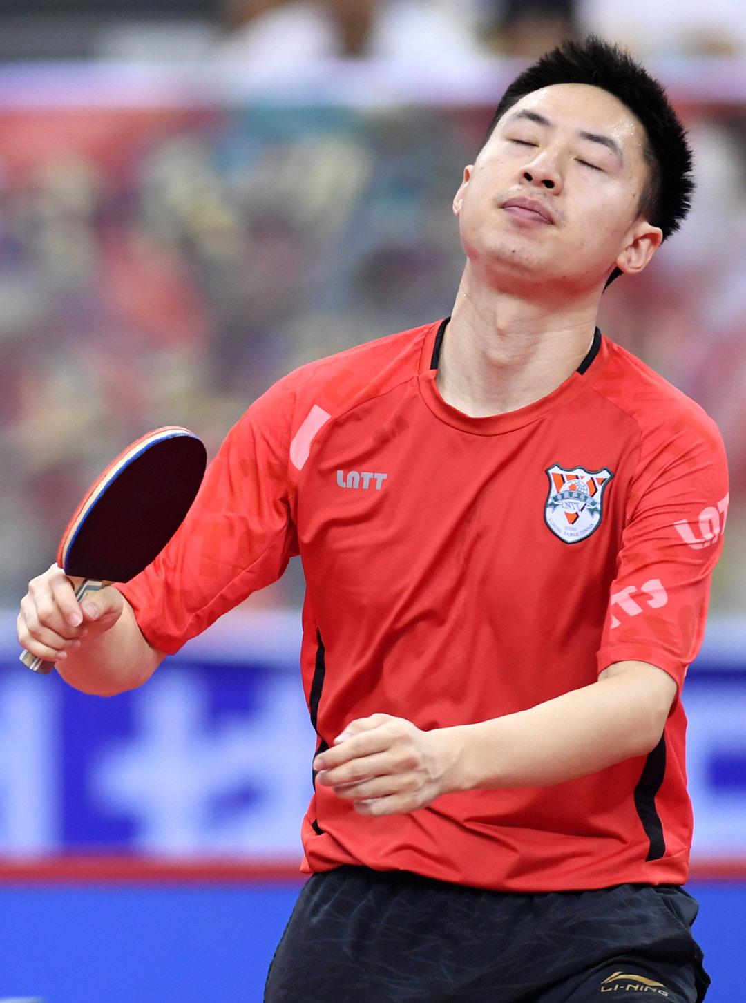 斯特灵再度闪光，英格兰队晋级赛事