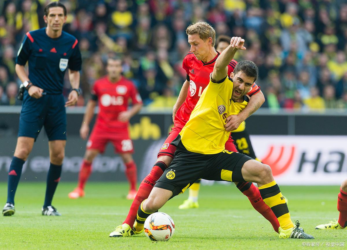 包含沃尔夫斯堡中场连场失误，球迷不满质疑的词条