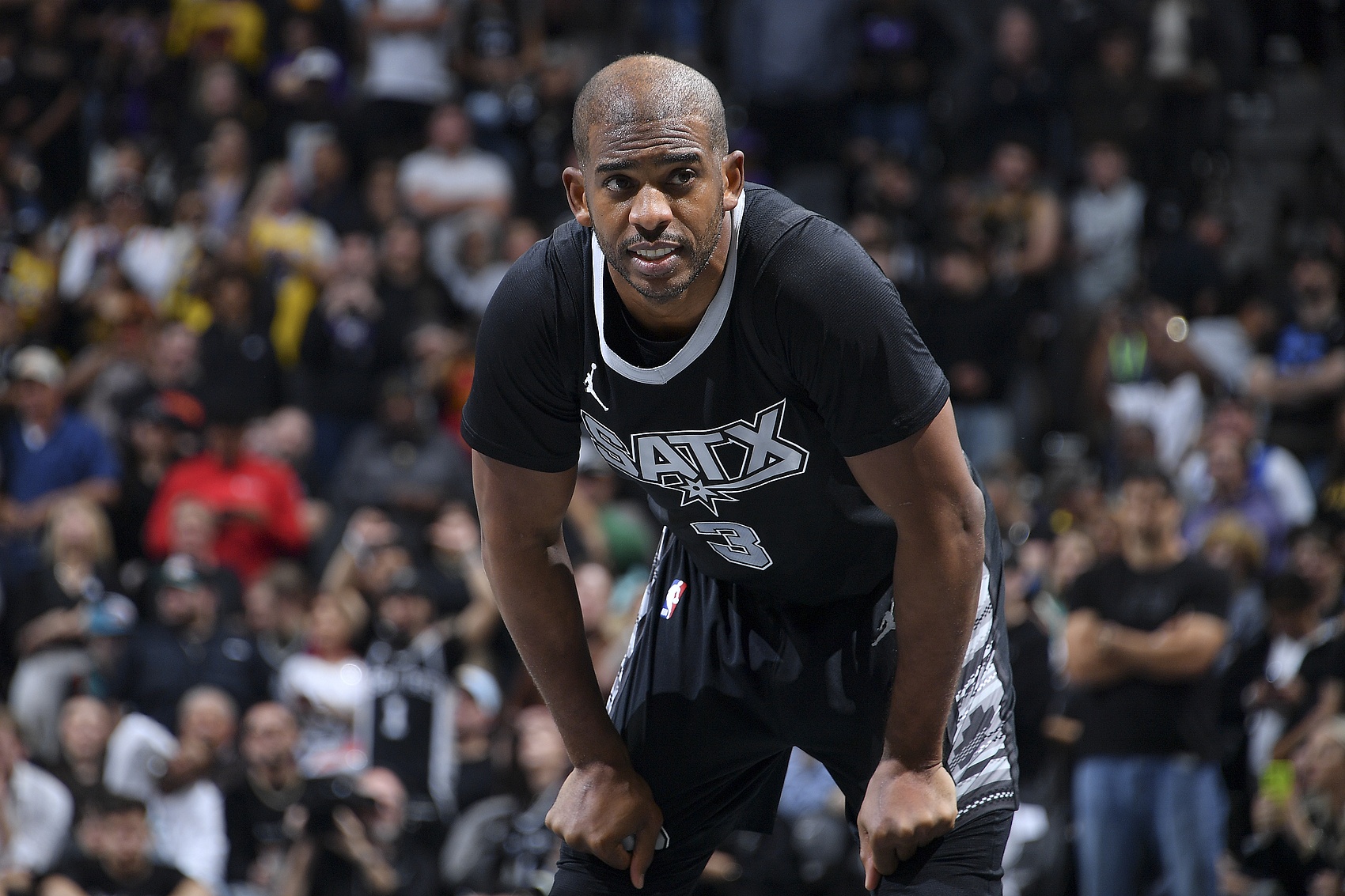 关于公牛队防守遭练习，客场惨败马刺队的信息