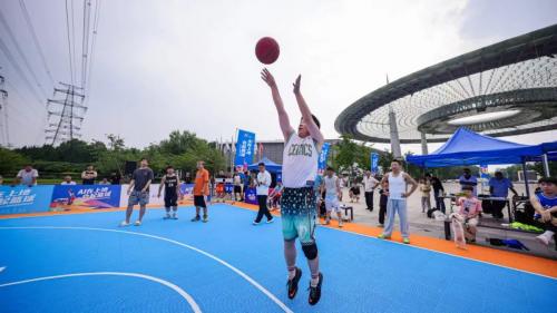 竞技对决，人气爆棚，篮球精彩比赛燃爆全场！