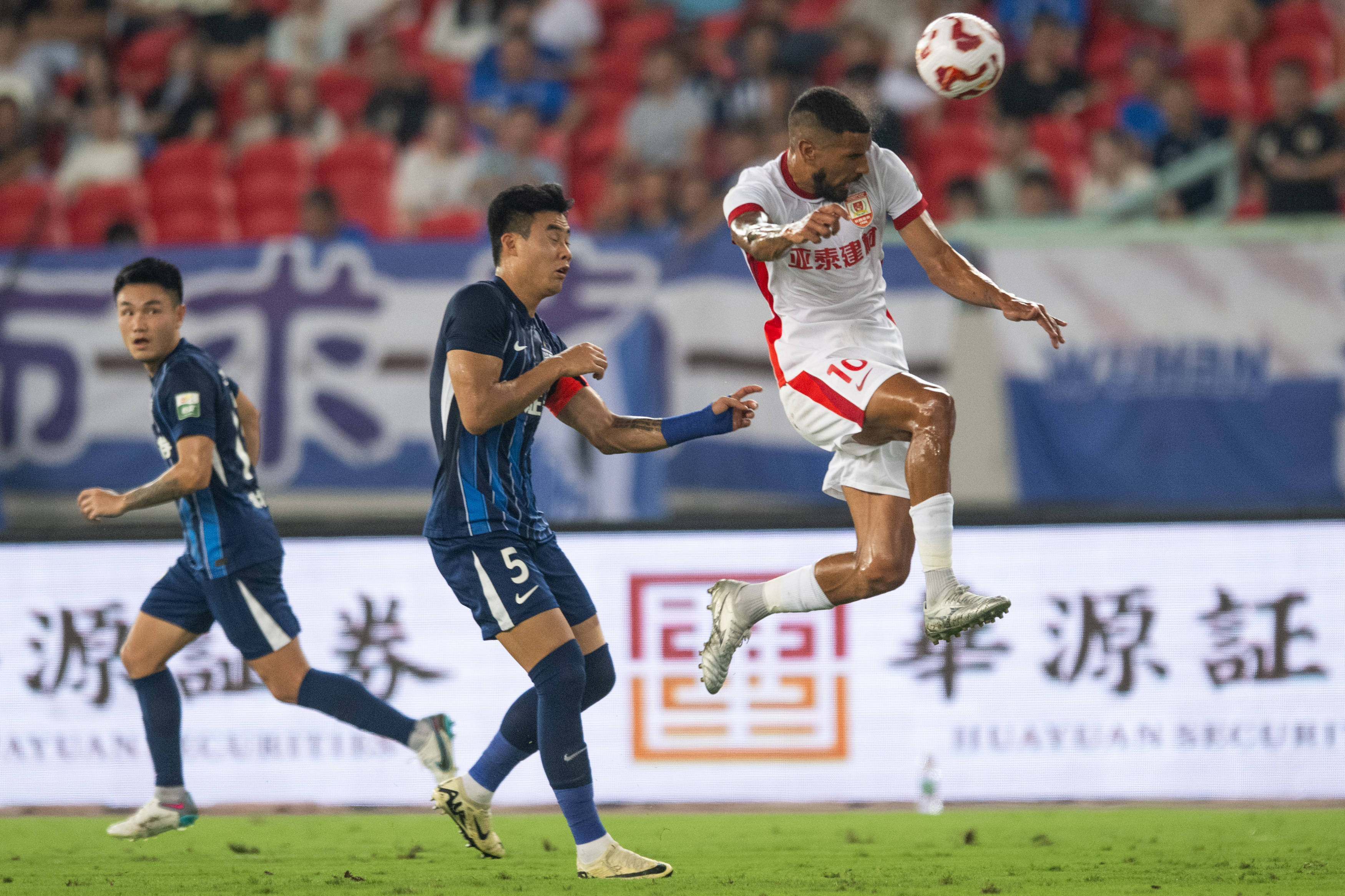 长春亚泰战平北京人和，保持不败状态的简单介绍