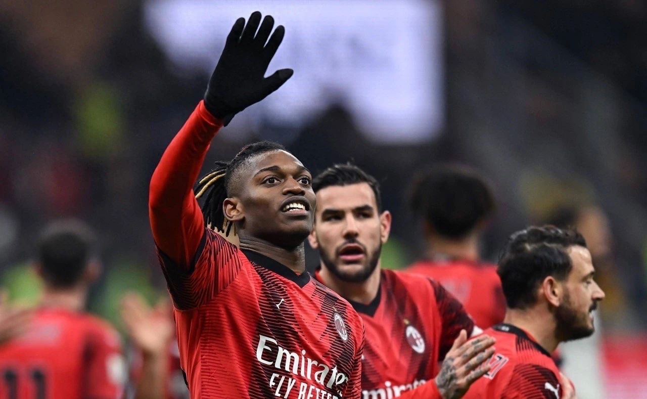 包含尤文图斯团结一心，势如破竹取胜的词条