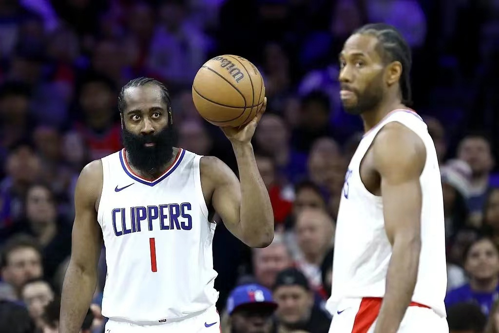 江苏队关键时刻爆发，反超对手取得胜利