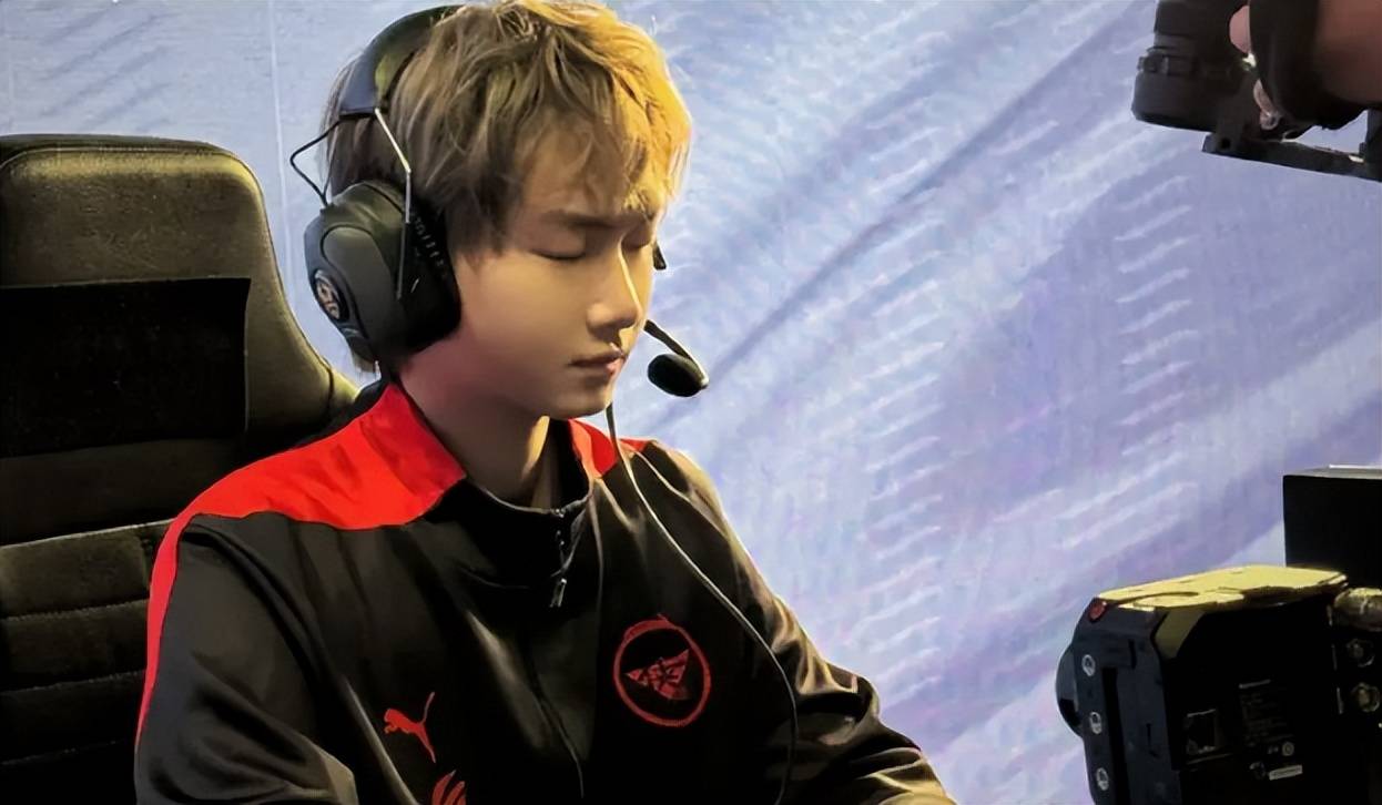 LGD轻取FLY，Chovy完成史诗逆转峡谷大战全球总决赛，引爆全场热议