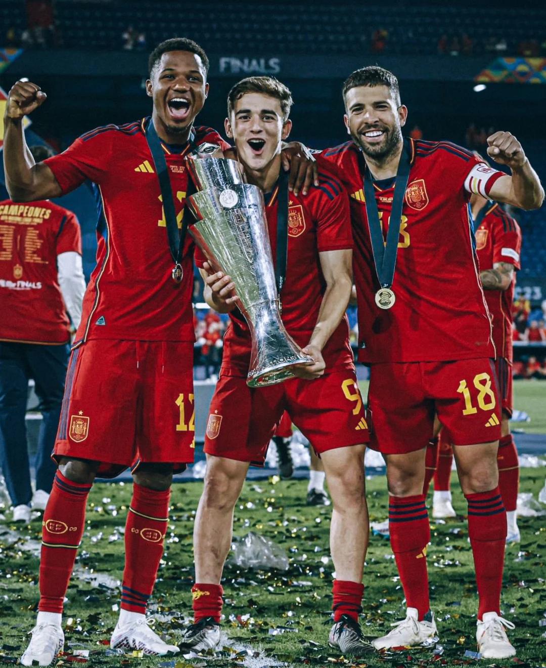 世俱杯直播-英格兰登顶盛况：欧国联胜利赫赫威名