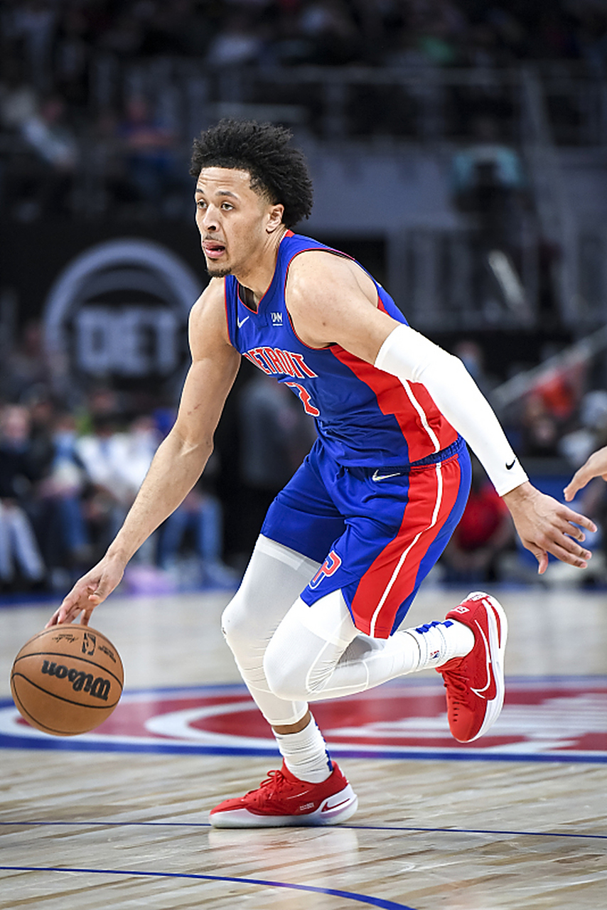 关于雄鹿主场大胜活塞，豪取九连胜的信息