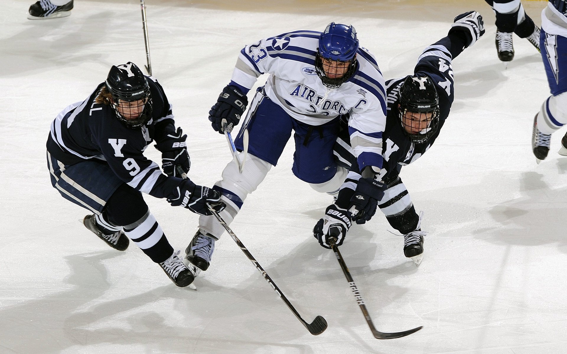 世俱杯决赛-平行宇宙的绿茵与木地板，欧冠王座与北境逆袭夜